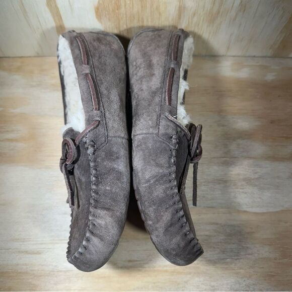 UGG Dakota Chocolate Suede Moccasin Slippers Women’s Size 7 - Picture 4 of 9